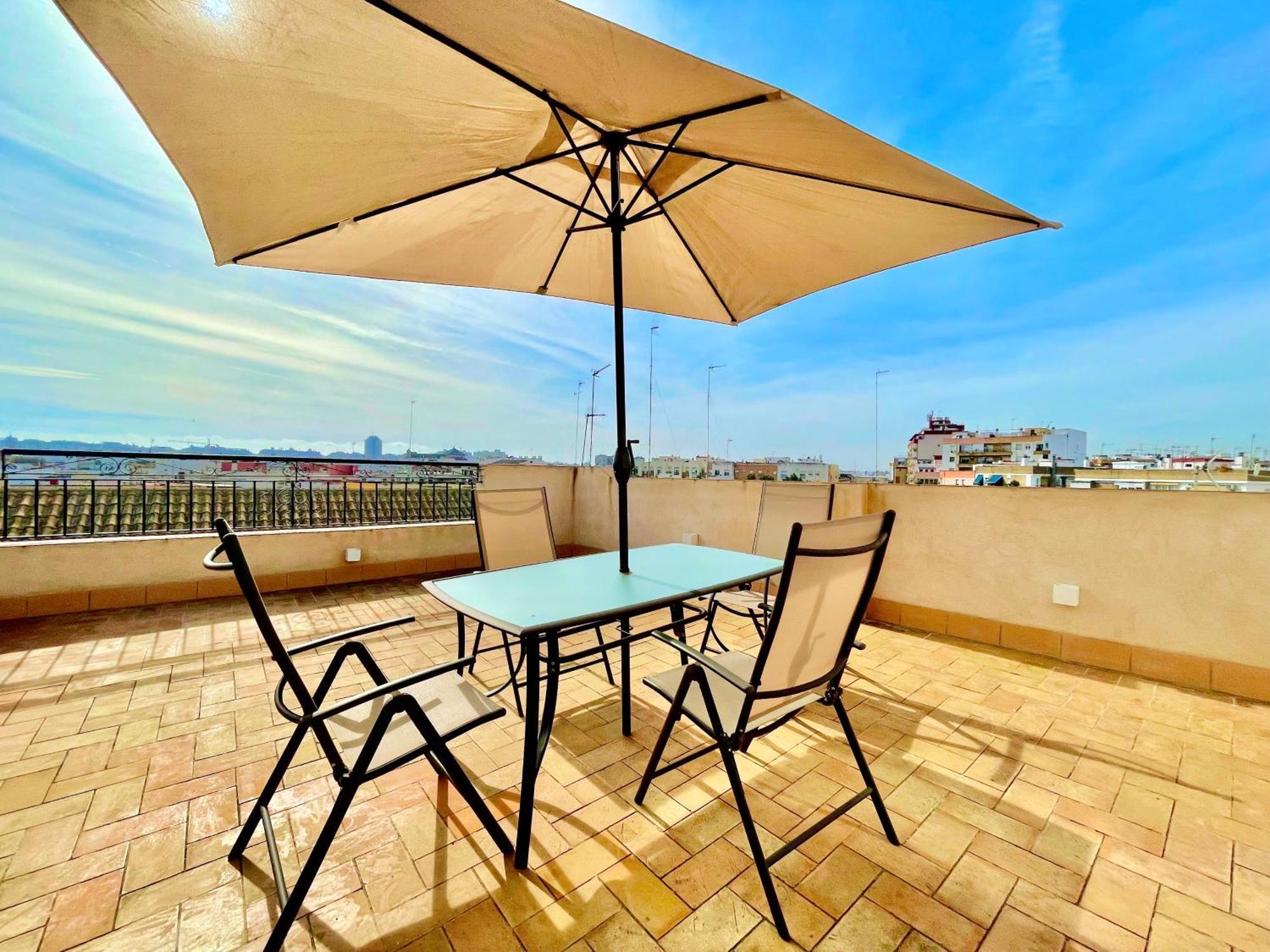 Philippe'S Home Triana Con Terraza Севиля Екстериор снимка