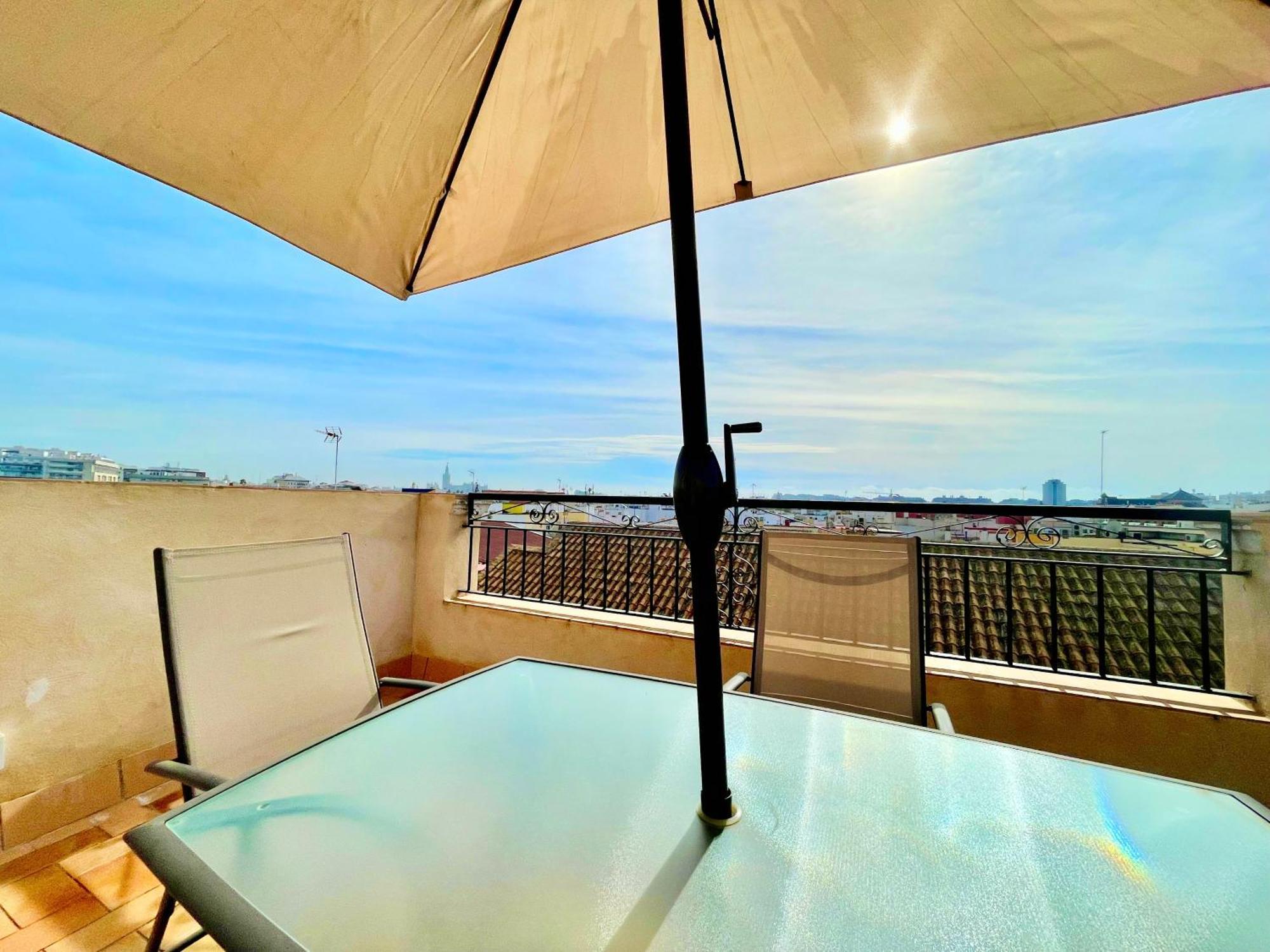 Philippe'S Home Triana Con Terraza Севиля Екстериор снимка